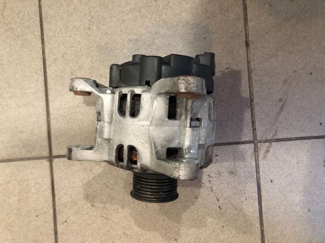 bontott RENAULT CLIO III Generátor