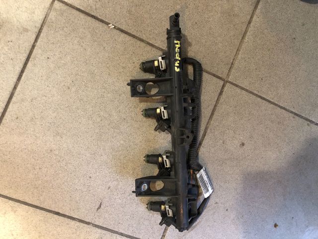 bontott RENAULT CLIO III Porlasztó Sor / Híd