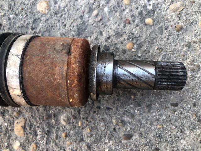 bontott RENAULT CLIO III Bal Féltengely