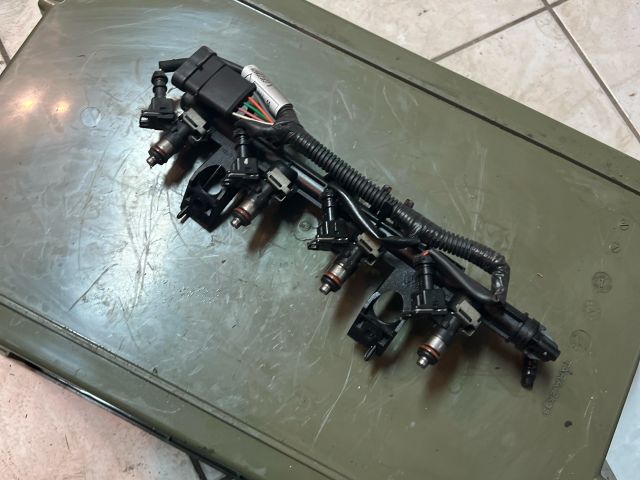 bontott RENAULT CLIO III Porlasztó Sor / Híd