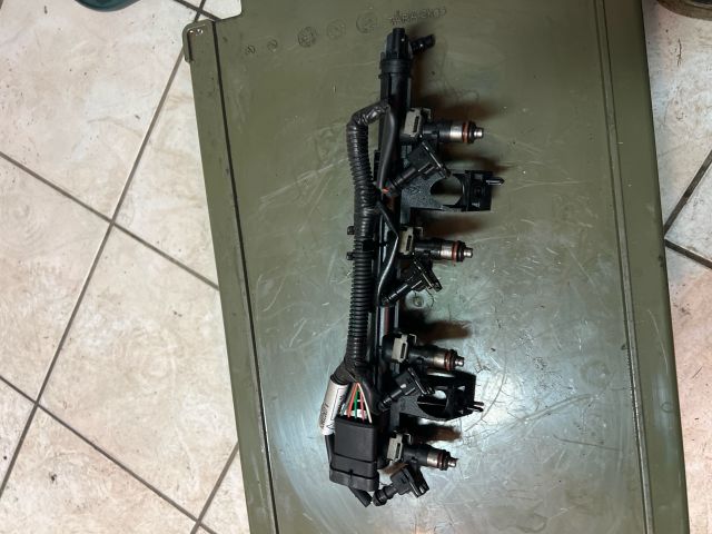 bontott RENAULT CLIO III Porlasztó Sor / Híd