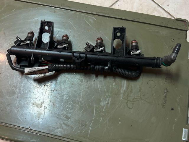 bontott RENAULT CLIO III Porlasztó Sor / Híd