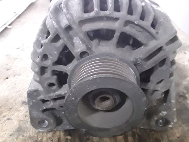 bontott RENAULT CLIO III Generátor