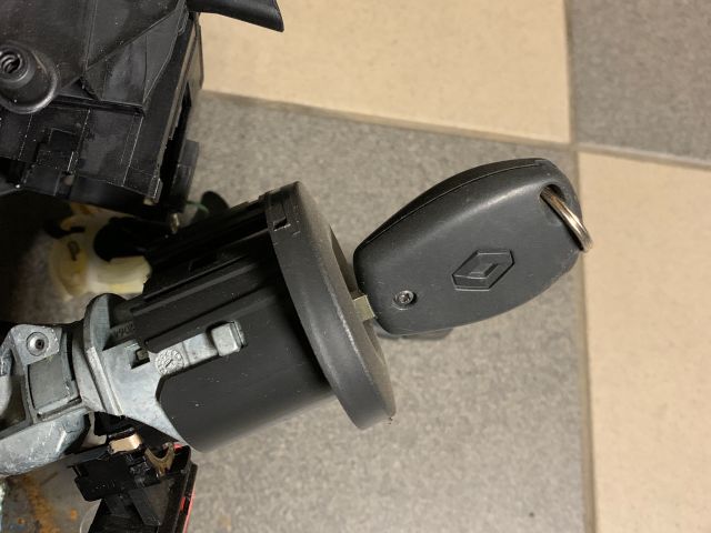 bontott RENAULT CLIO III Gyújtáskapcsoló Házzal