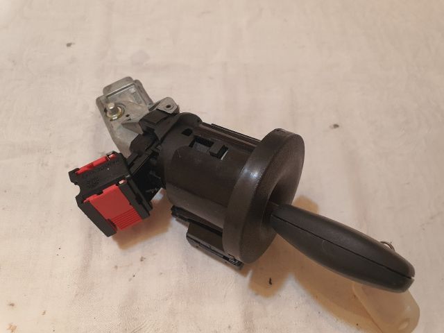 bontott RENAULT CLIO III Gyújtáskapcsoló Házzal