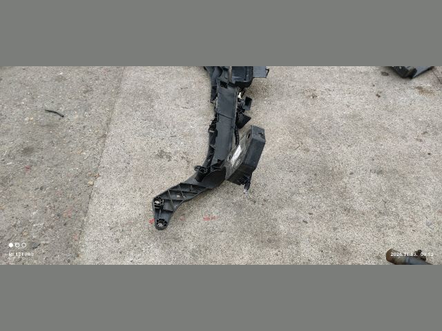 bontott RENAULT CLIO III Homlokfal (Üres lemez)