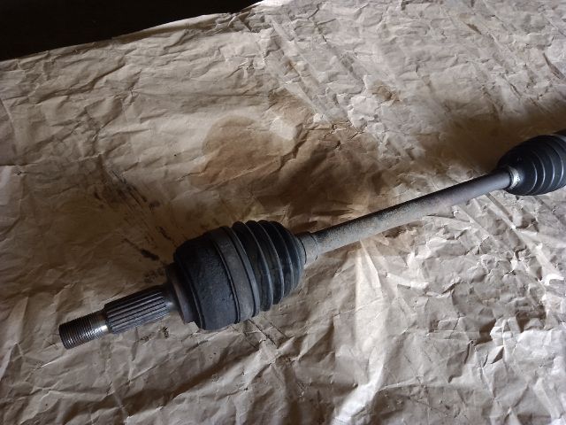 bontott RENAULT CLIO III Jobb Féltengely