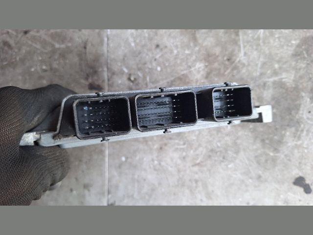 bontott RENAULT CLIO III Motorvezérlő