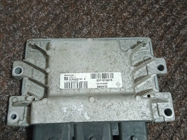 bontott RENAULT CLIO III Motorvezérlő