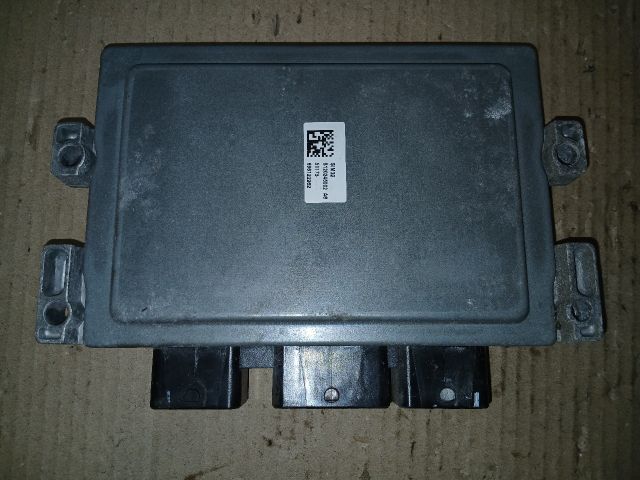 bontott RENAULT CLIO III Motorvezérlő