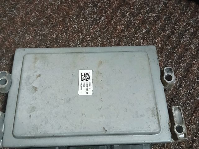 bontott RENAULT CLIO III Motorvezérlő