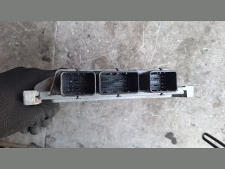 bontott RENAULT CLIO III Motorvezérlő