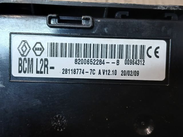 bontott RENAULT CLIO III Motorvezérlő