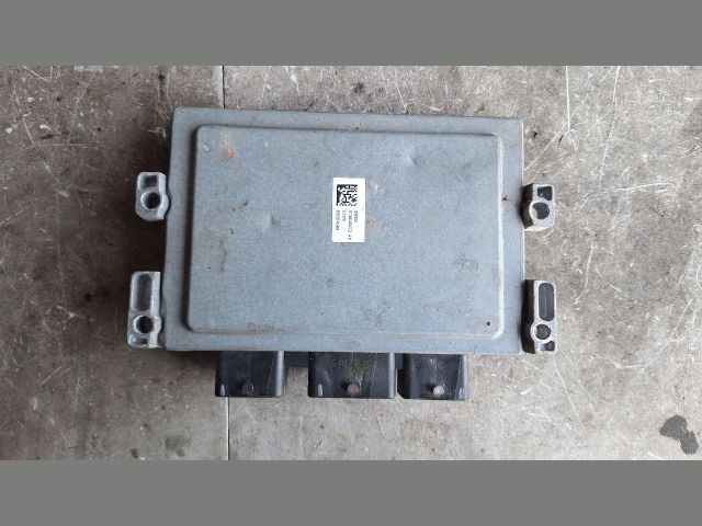 bontott RENAULT CLIO III Motorvezérlő