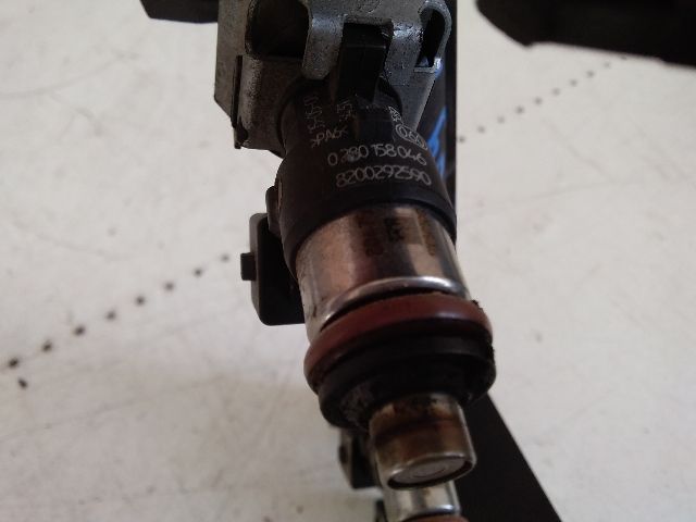 bontott RENAULT CLIO III Porlasztó (1 db)