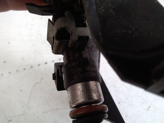 bontott RENAULT CLIO III Porlasztó (1 db)