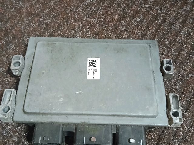 bontott RENAULT CLIO III Motorvezérlő