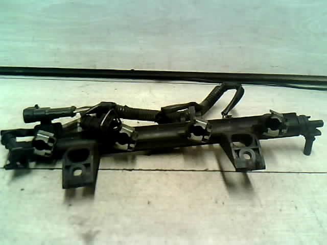 bontott RENAULT CLIO III Porlasztó Sor / Híd