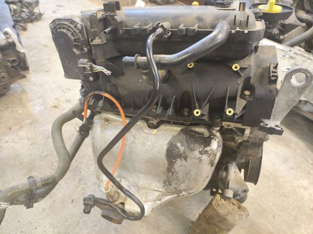 bontott RENAULT CLIO III Komplett Motor (Segédberendezésekkel)