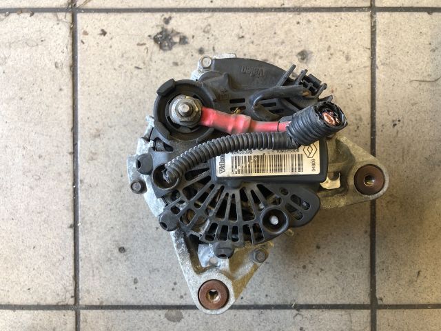 bontott RENAULT CLIO III Generátor