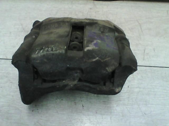 bontott RENAULT CLIO III Jobb első Féknyereg Munkahengerrel