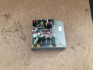 bontott RENAULT CLIO III Biztosítéktábla Motortér