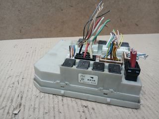 bontott RENAULT CLIO III Biztosítéktábla Motortér