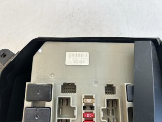 bontott RENAULT CLIO III Biztosítéktábla Motortér