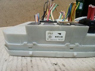 bontott RENAULT CLIO III Biztosítéktábla Motortér