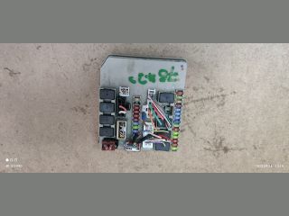 bontott RENAULT CLIO III Biztosítéktábla Motortér