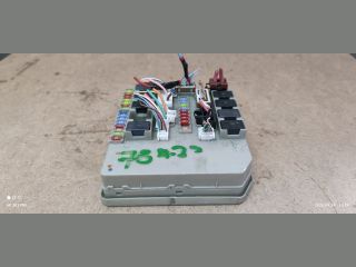 bontott RENAULT CLIO III Biztosítéktábla Motortér