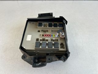 bontott RENAULT CLIO III Biztosítéktábla Motortér