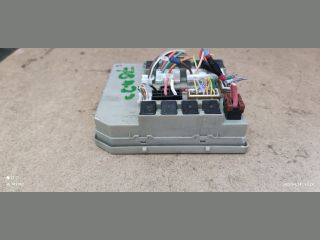 bontott RENAULT CLIO III Biztosítéktábla Motortér