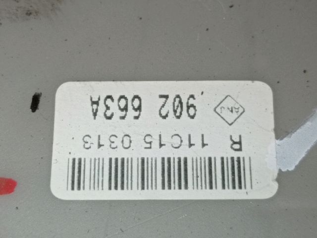 bontott RENAULT CLIO III Biztosítéktábla Motortér