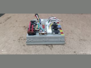 bontott RENAULT CLIO III Biztosítéktábla Motortér