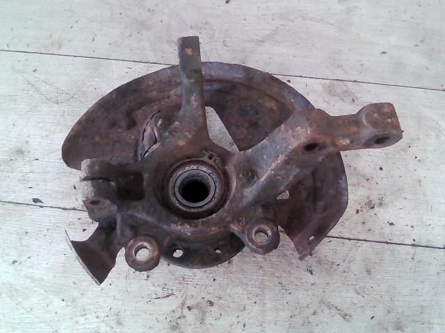 bontott RENAULT CLIO III Bal első Csonkállvány Kerékaggyal