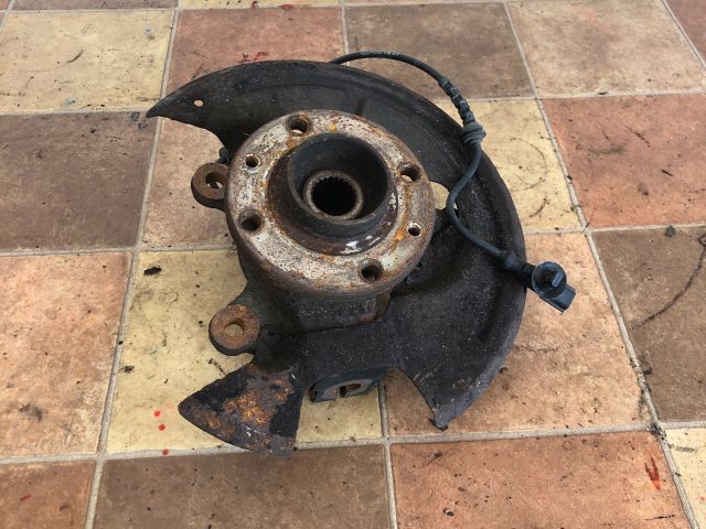 bontott RENAULT CLIO III Bal első Csonkállvány Kerékaggyal