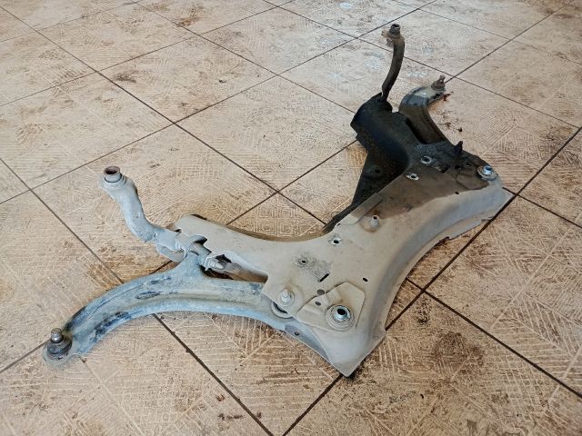 bontott RENAULT CLIO III Első Bölcső