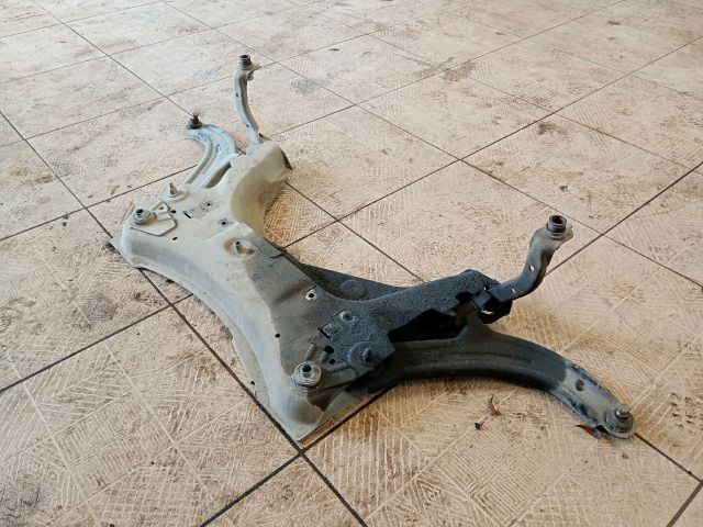 bontott RENAULT CLIO III Első Bölcső