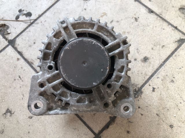 bontott RENAULT CLIO III Generátor