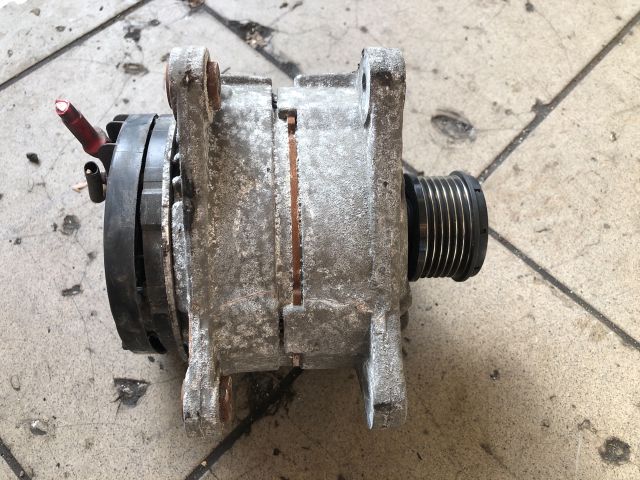 bontott RENAULT CLIO III Generátor