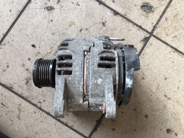 bontott RENAULT CLIO III Generátor