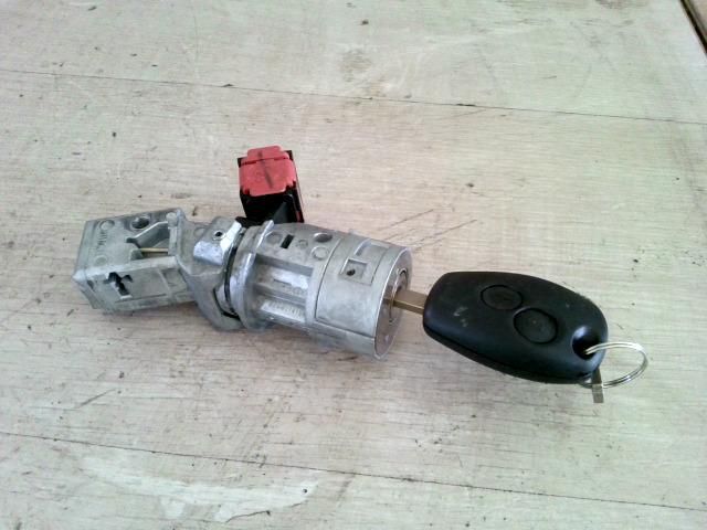 bontott RENAULT CLIO III Gyújtáskapcsoló