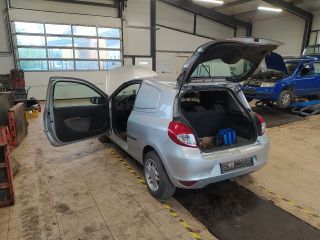 bontott RENAULT CLIO III Jobb első Csonkállvány Kerékaggyal