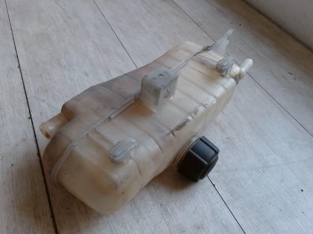 bontott RENAULT CLIO III Kiegyenlítő Tartály