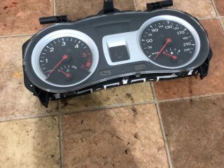 bontott RENAULT CLIO III Kilométeróra