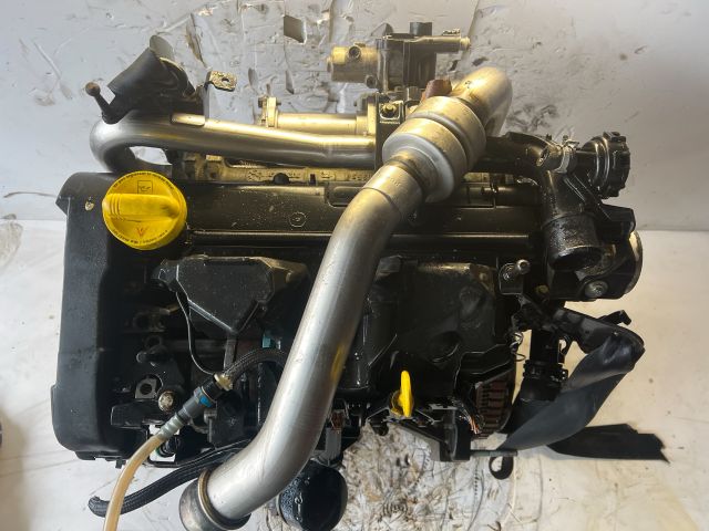 bontott RENAULT CLIO III Motor (Fűzött blokk hengerfejjel)