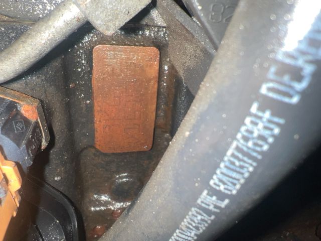 bontott RENAULT CLIO III Motor (Fűzött blokk hengerfejjel)