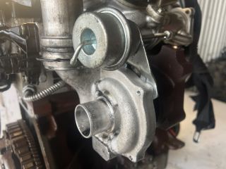 bontott RENAULT CLIO III Motor (Fűzött blokk hengerfejjel)