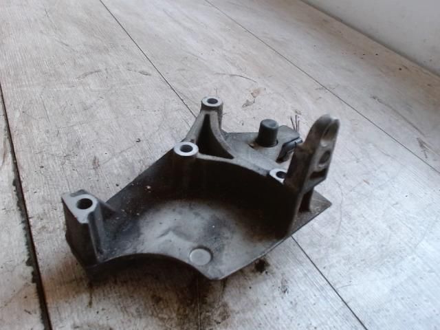 bontott RENAULT CLIO III Motor Tartó Bak (Fém)